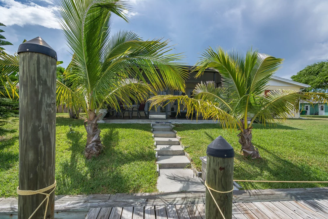 Photo of 445 Sparrow Drive