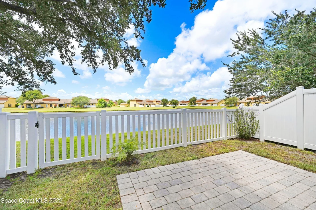 Photo of Unit 103 at 855 Luminary Circle