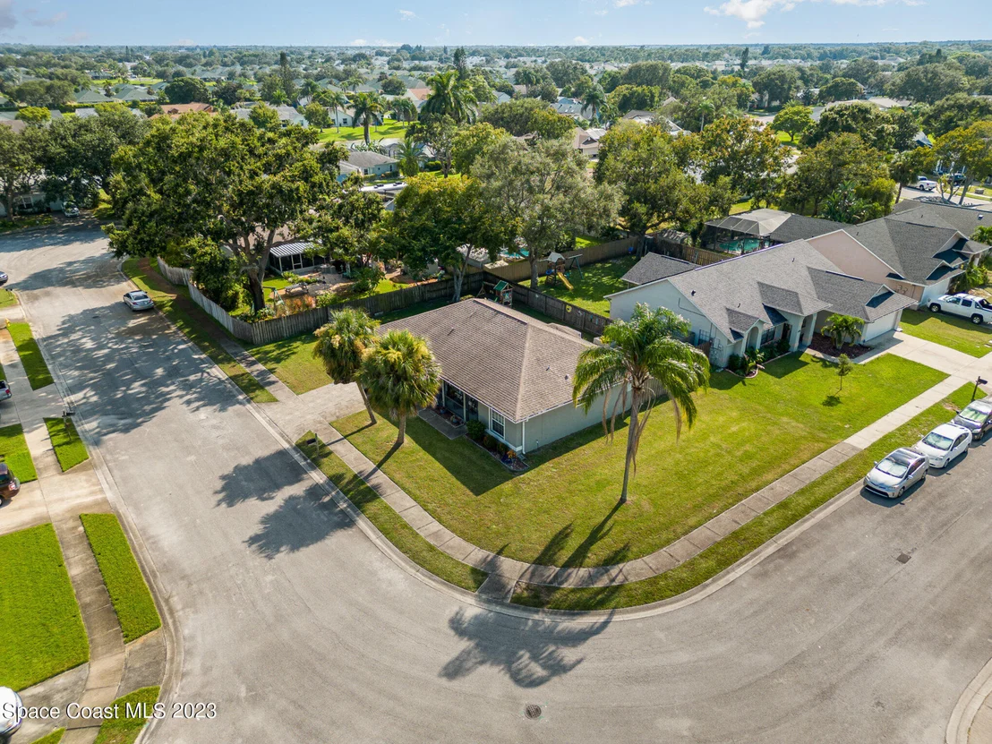 Photo of 672 Sandpiper Circle