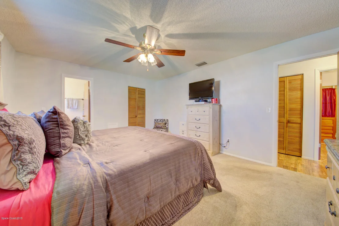 Photo of 1030 Sunswept Road NE