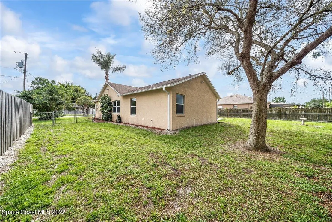 Photo of 6248 Bamboo Avenue