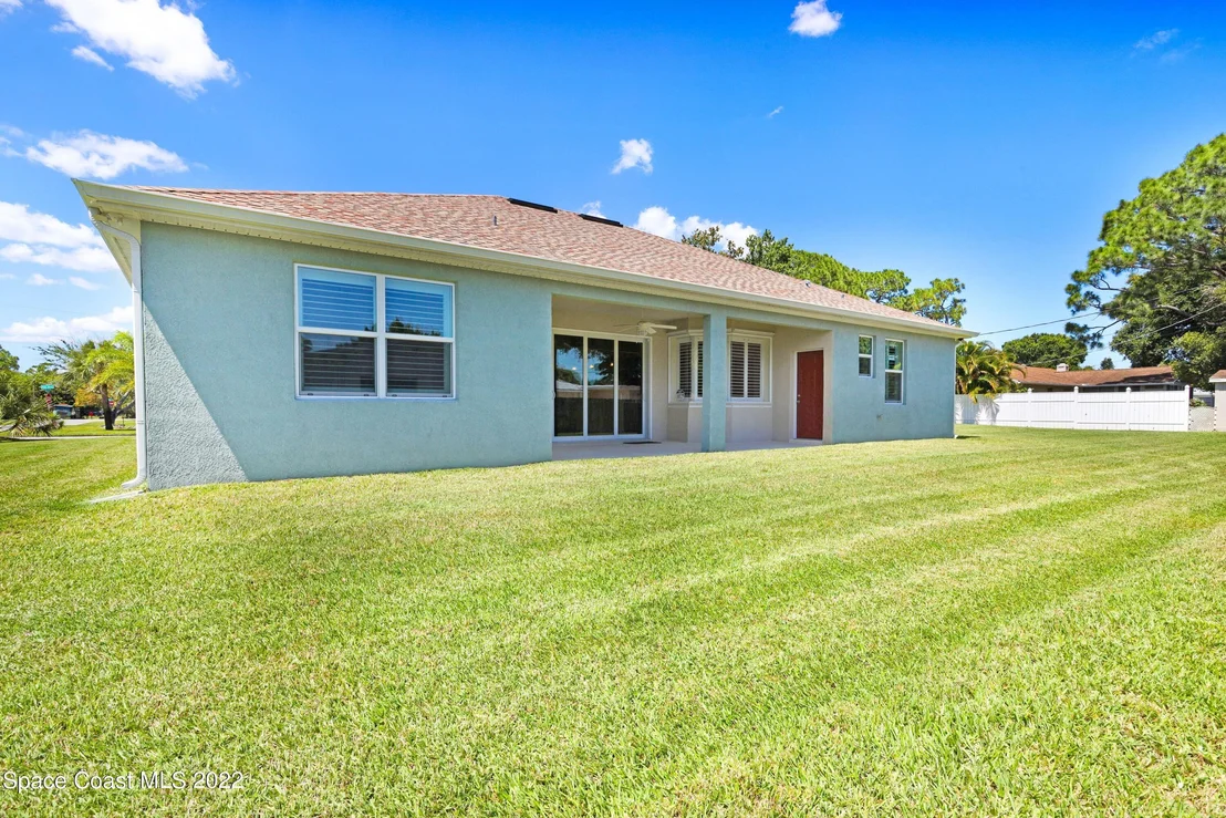 Photo of 335 Pine Boulevard