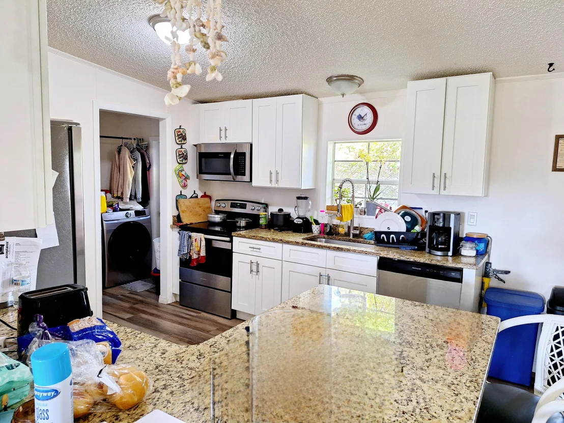 Photo of 2552 Haverhill Road NE