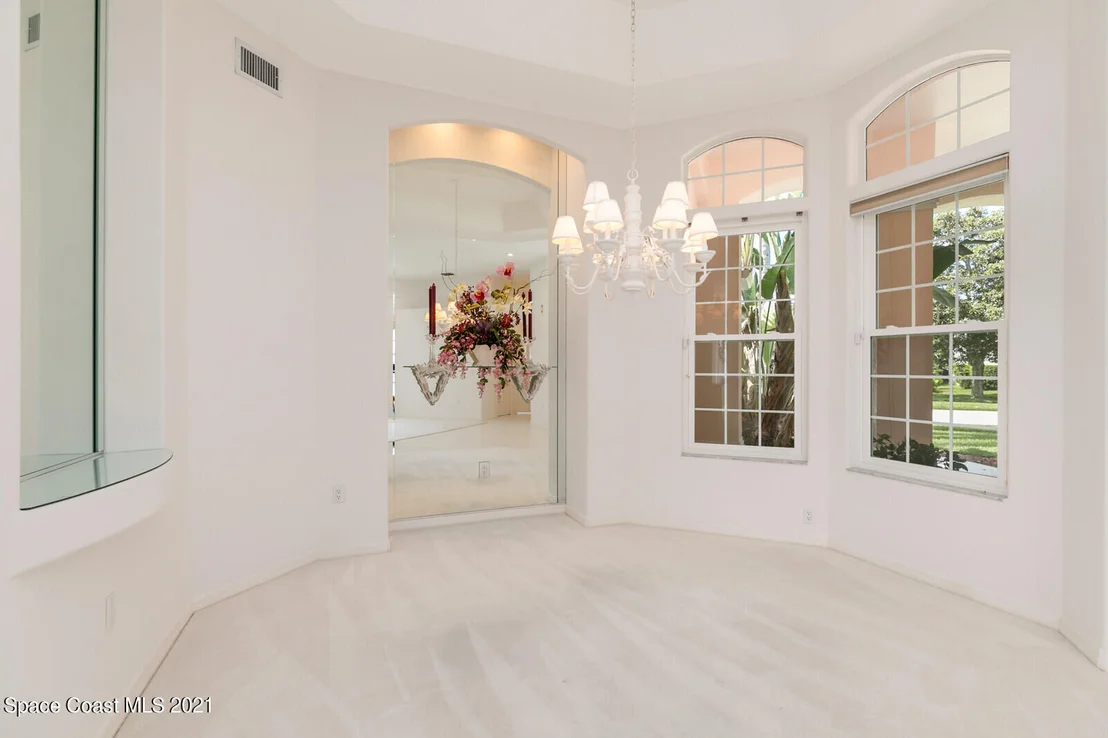 Photo of 476 Kimberly Drive