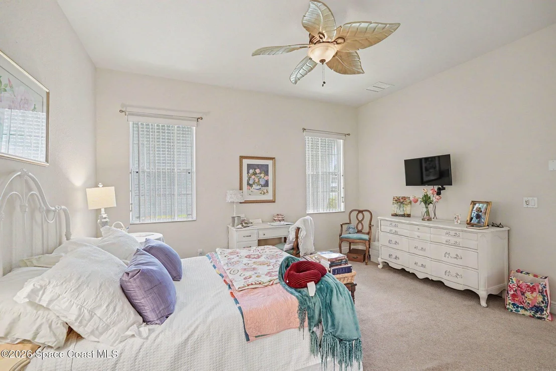 Photo of 1022 Eleuthera Drive NE