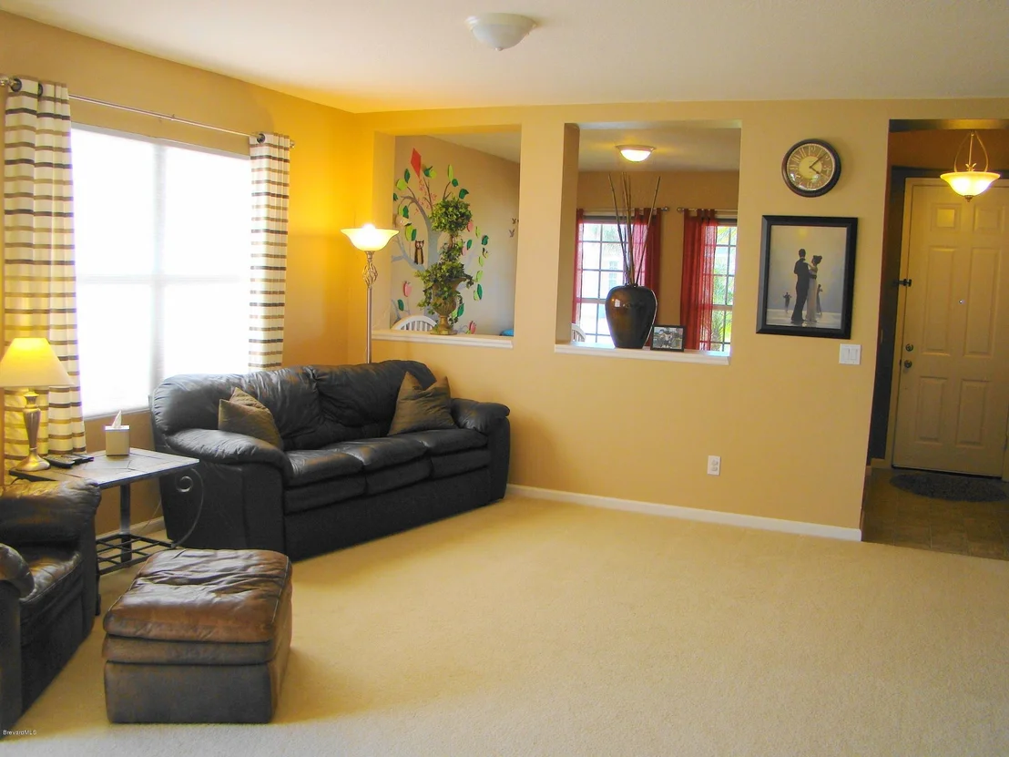 Photo of 821 Benton Drive
