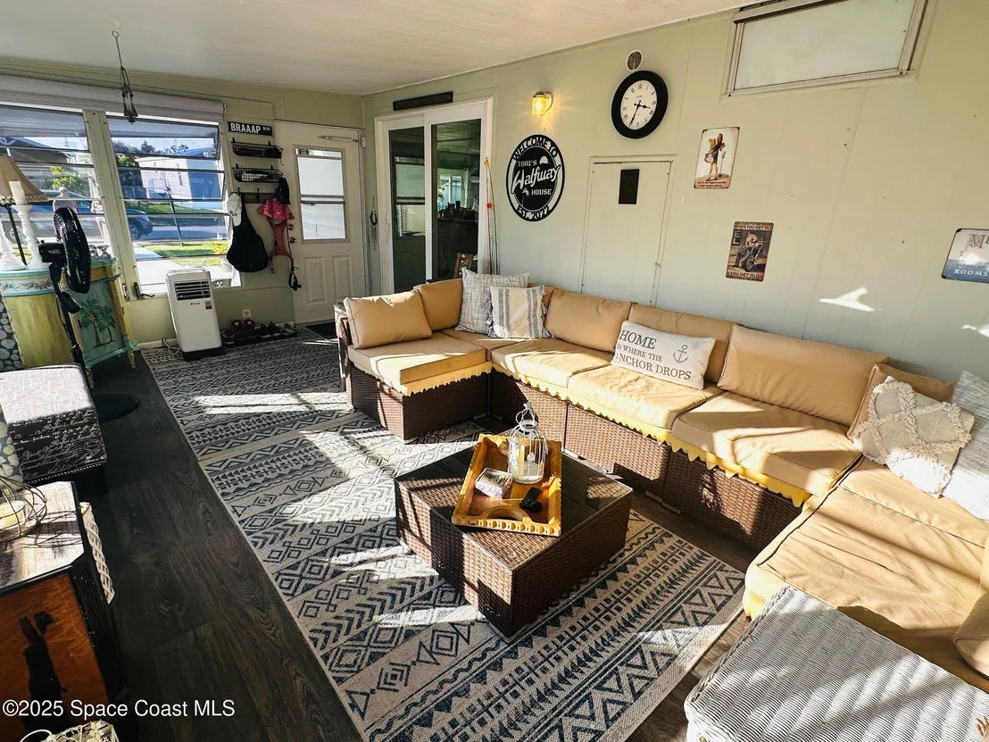 Photo of 708 Lark Drive