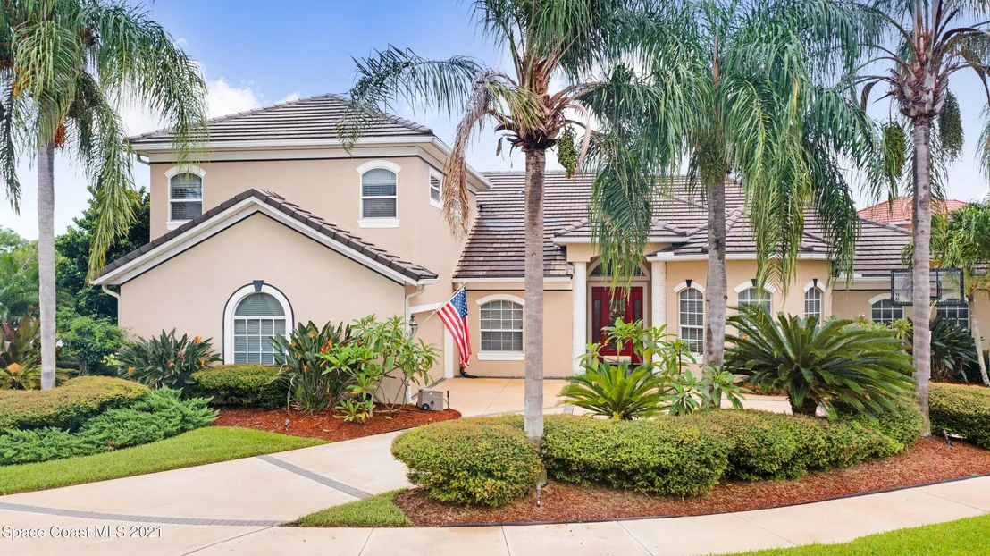 Photo of 687 Nicklaus Drive