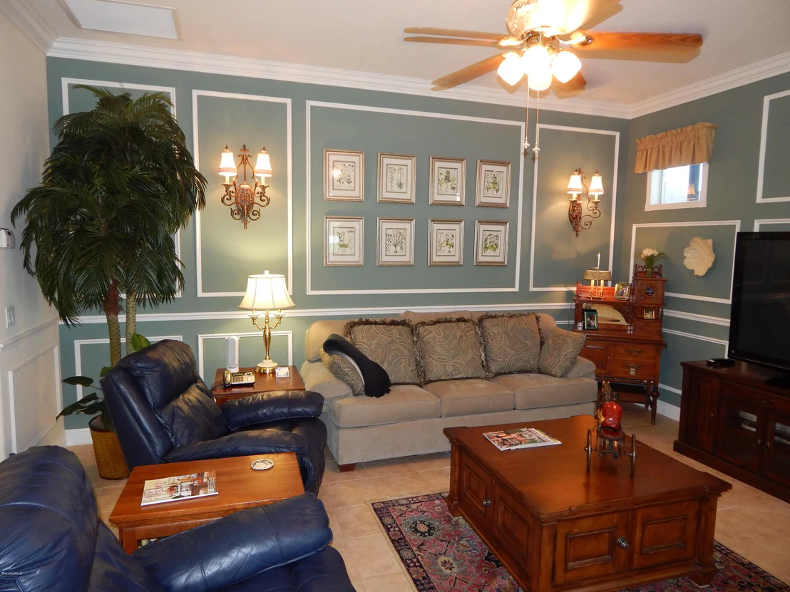 Photo of 211 SE Devlin Court