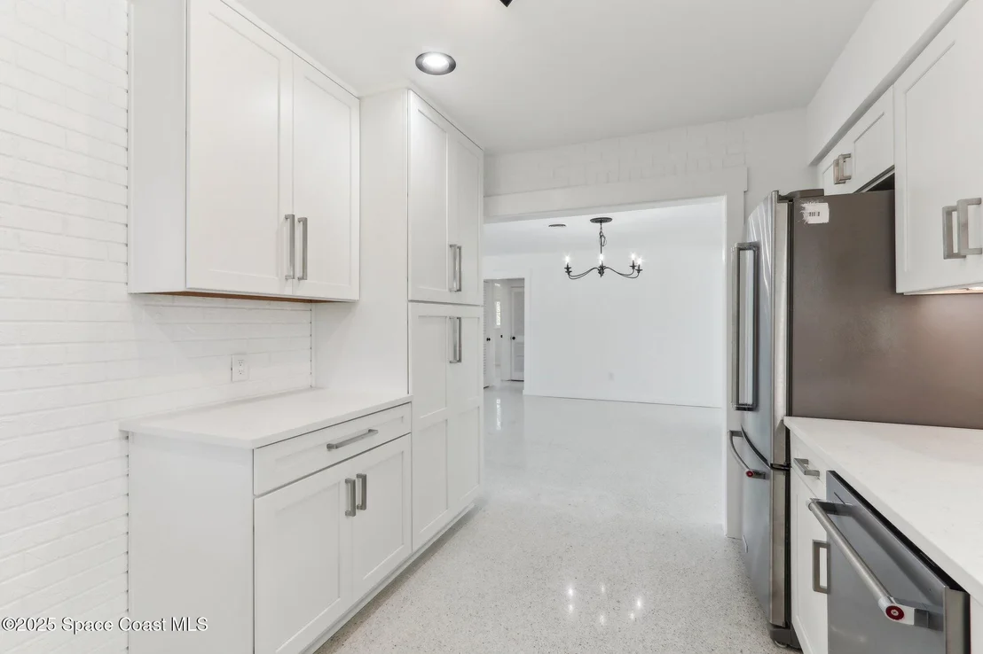 Photo of 231 5th Avenue