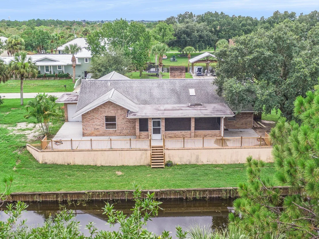 Photo of 5130 Evinrude Road