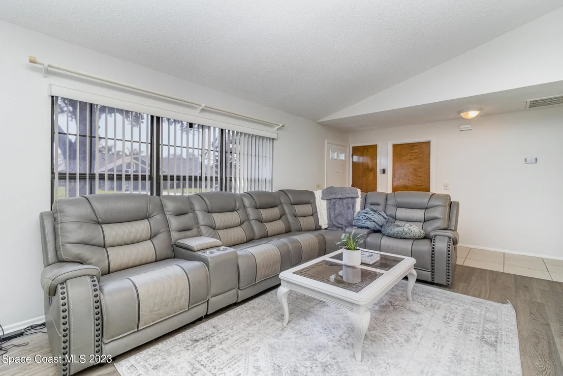 Photo of 2777 Nobility Avenue