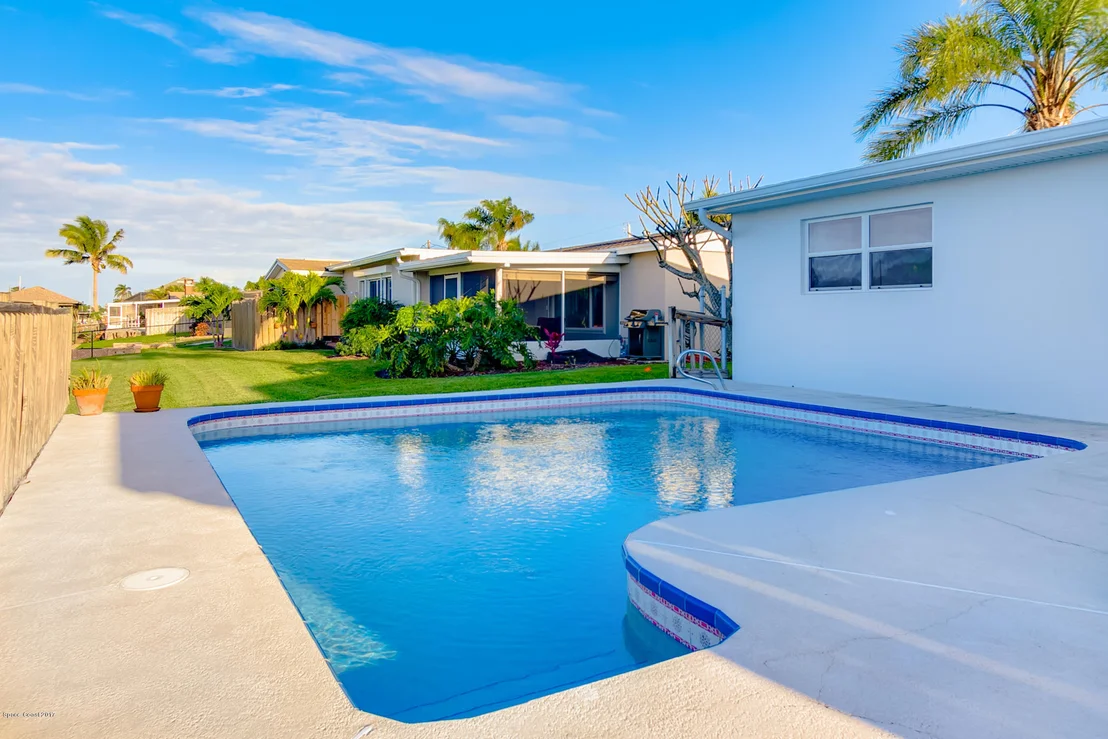 Photo of 485 Cardinal Drive