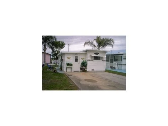 Photo of 128 Blue Lake