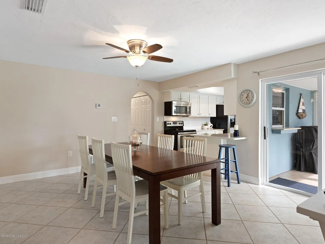 Photo of 410 Sparrow Drive