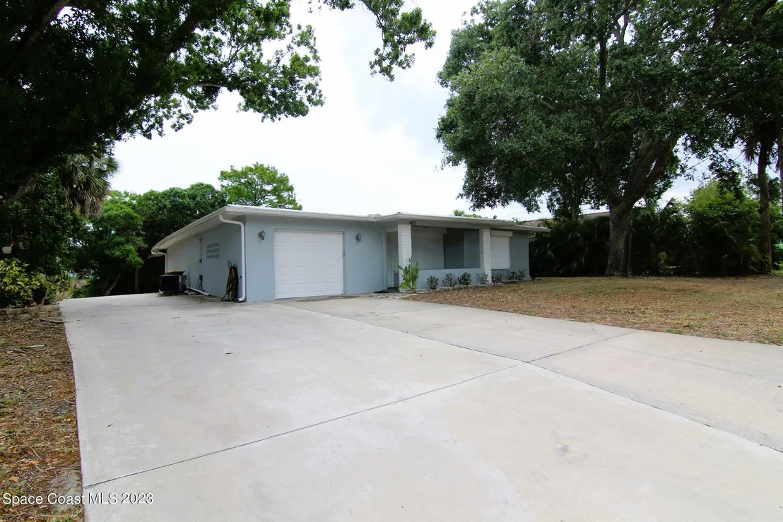 Photo of 485 Hillside Court