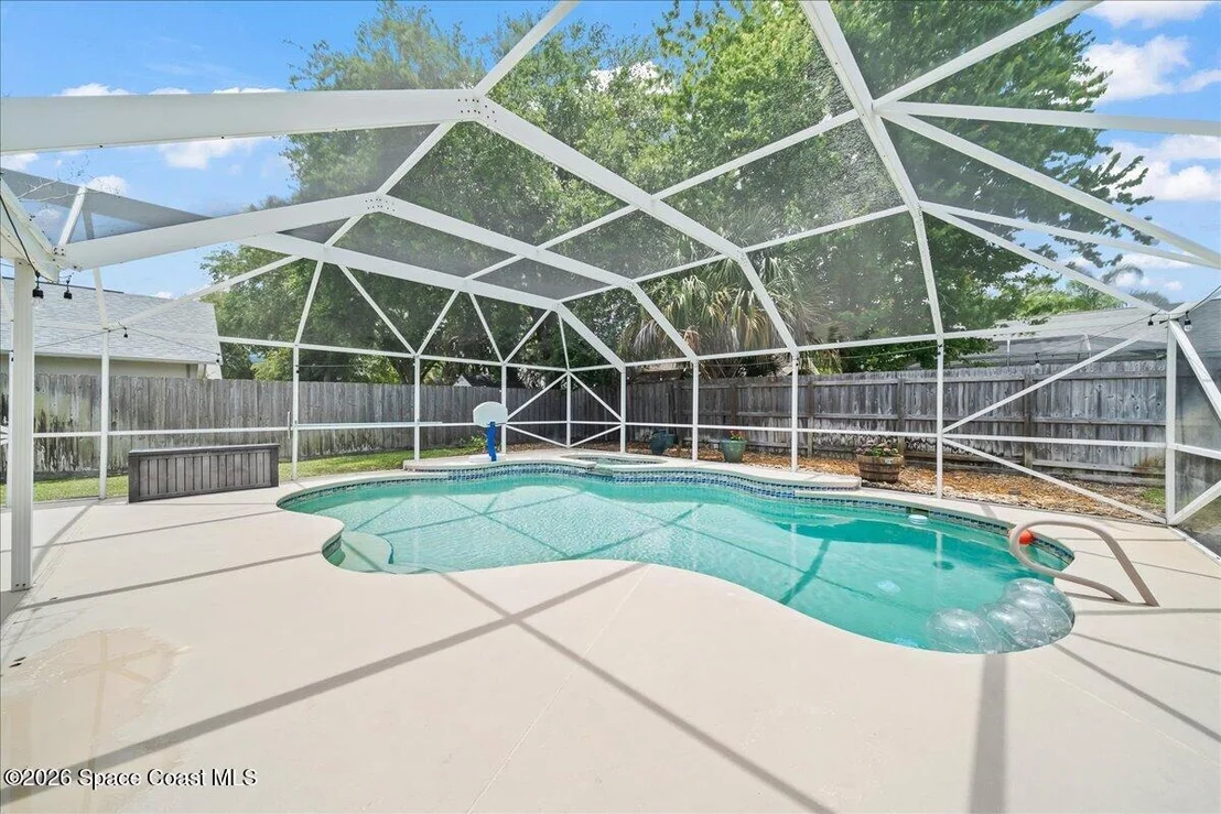 Photo of 3320 Lakeview Circle