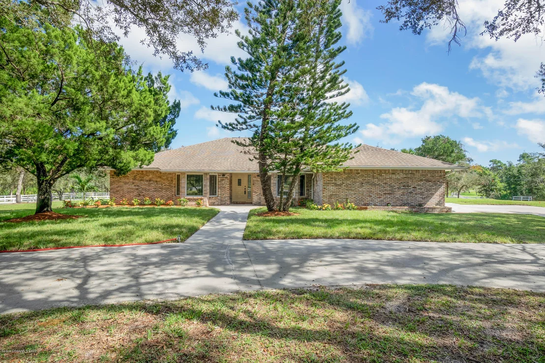 Photo of 1785 Villa Espana