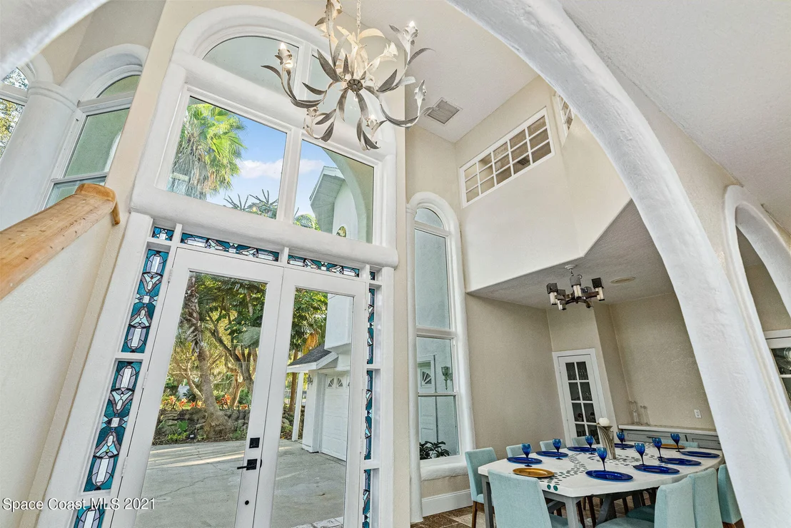 Photo of 472 Peregrine Drive
