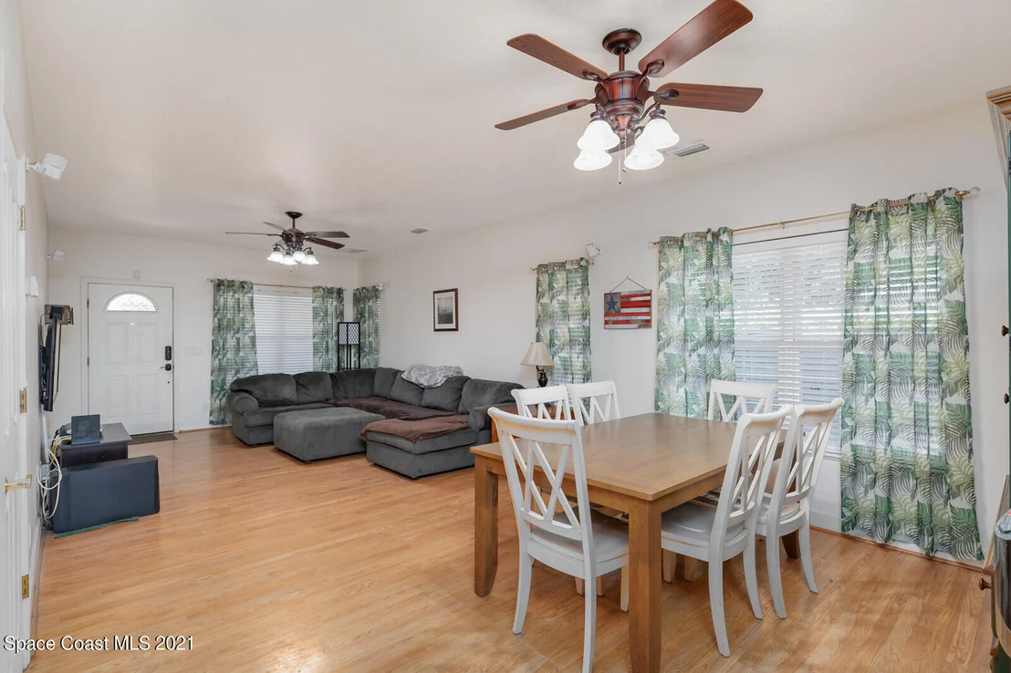 Photo of 1397 Miller Street NE