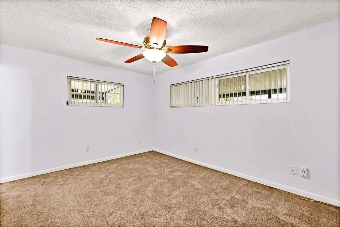 Photo of 1096 Madrid Road