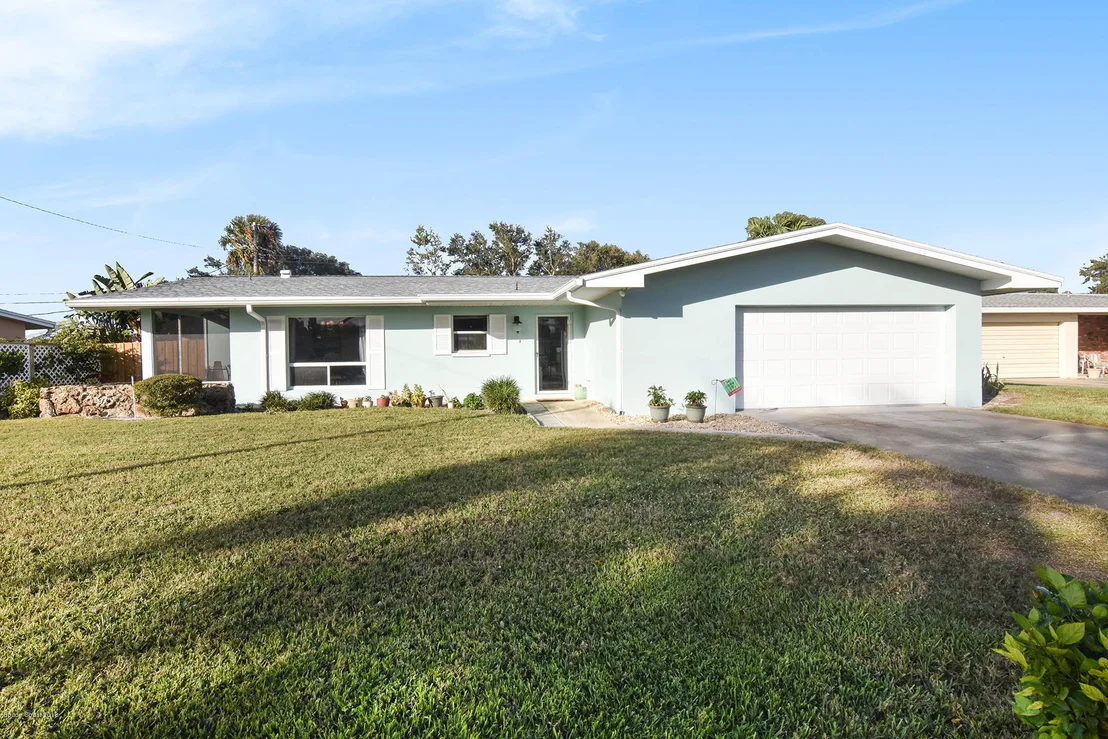 Photo of 385 Formosa Drive