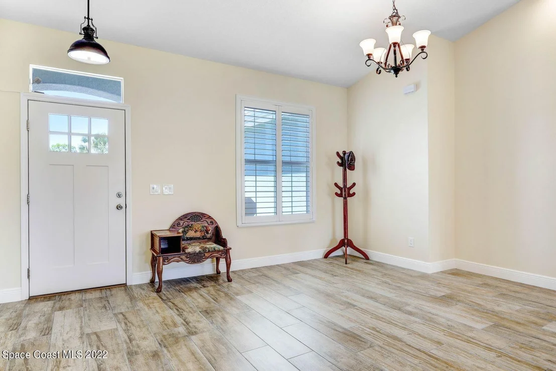 Photo of 335 Pine Boulevard