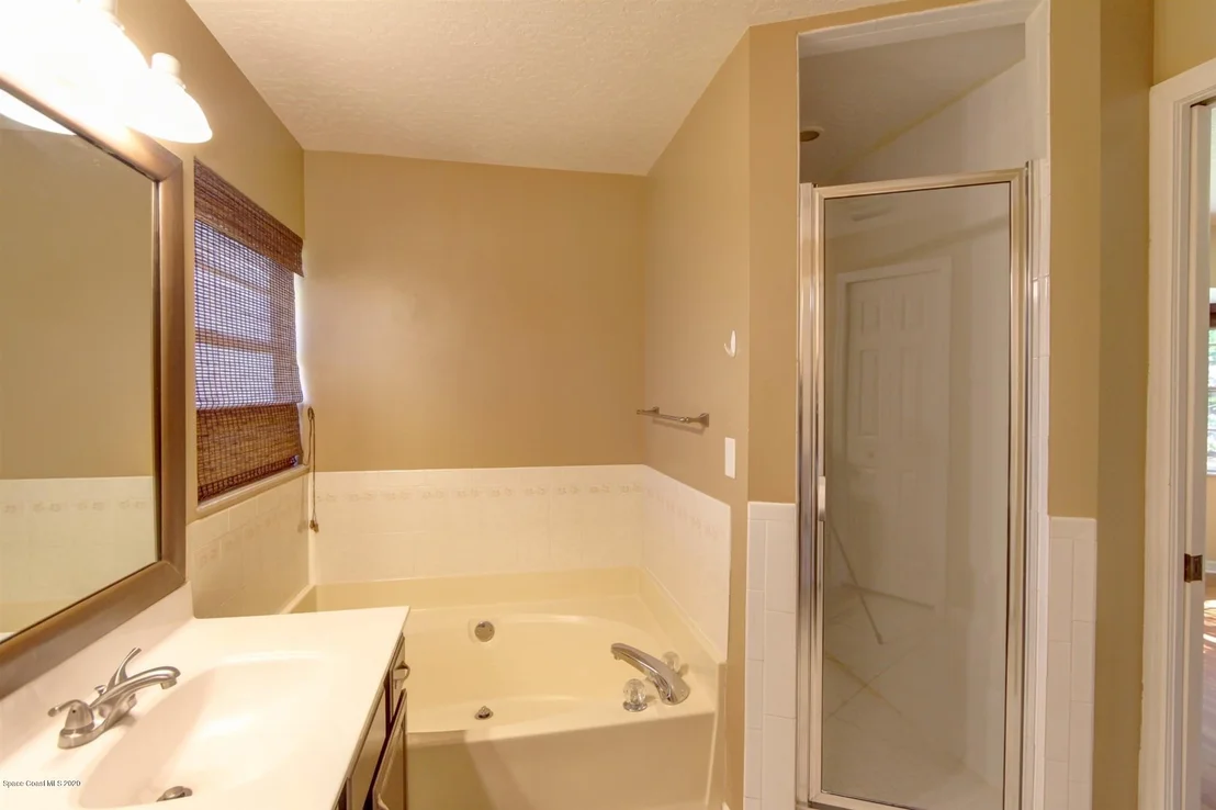 Photo of 940 Pelican Lane