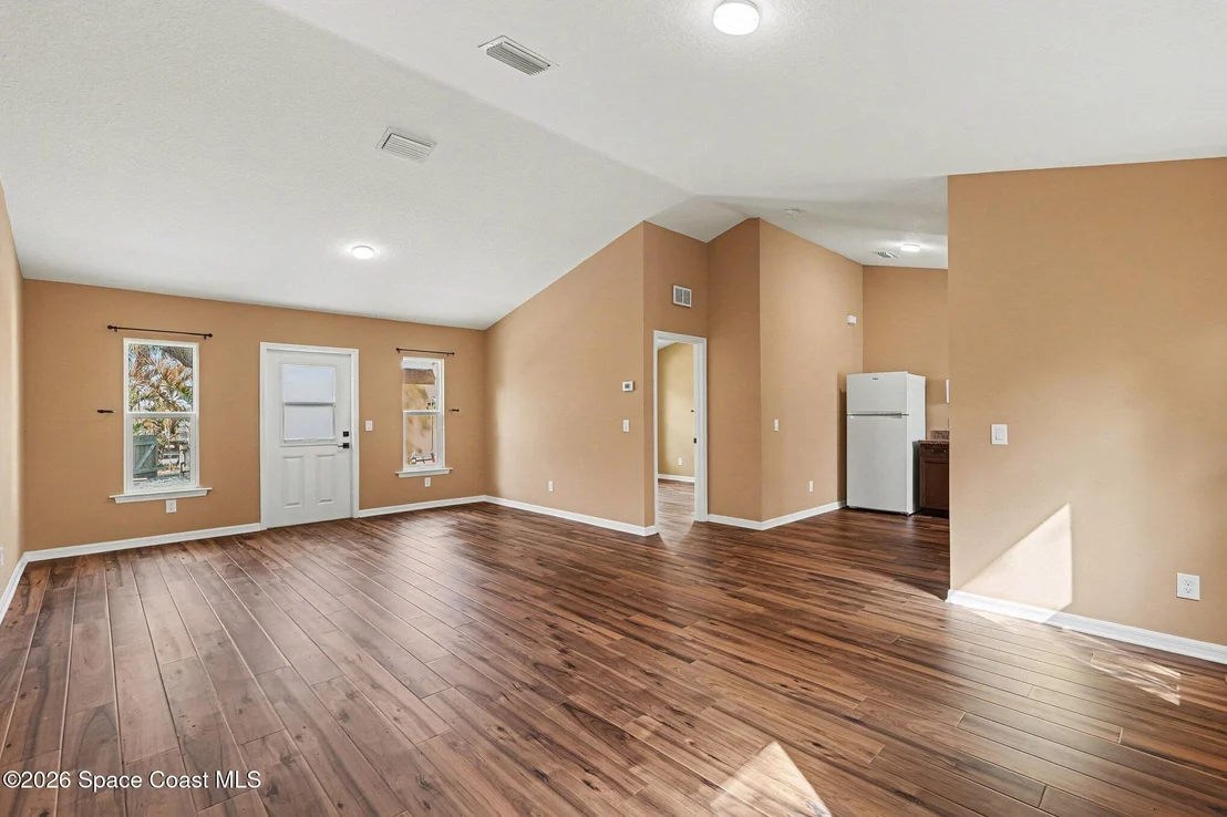 Photo of 683 Old Oak Street