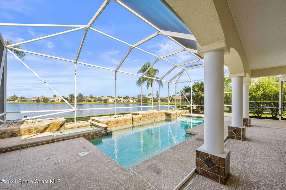 Photo of 930 Starling Way