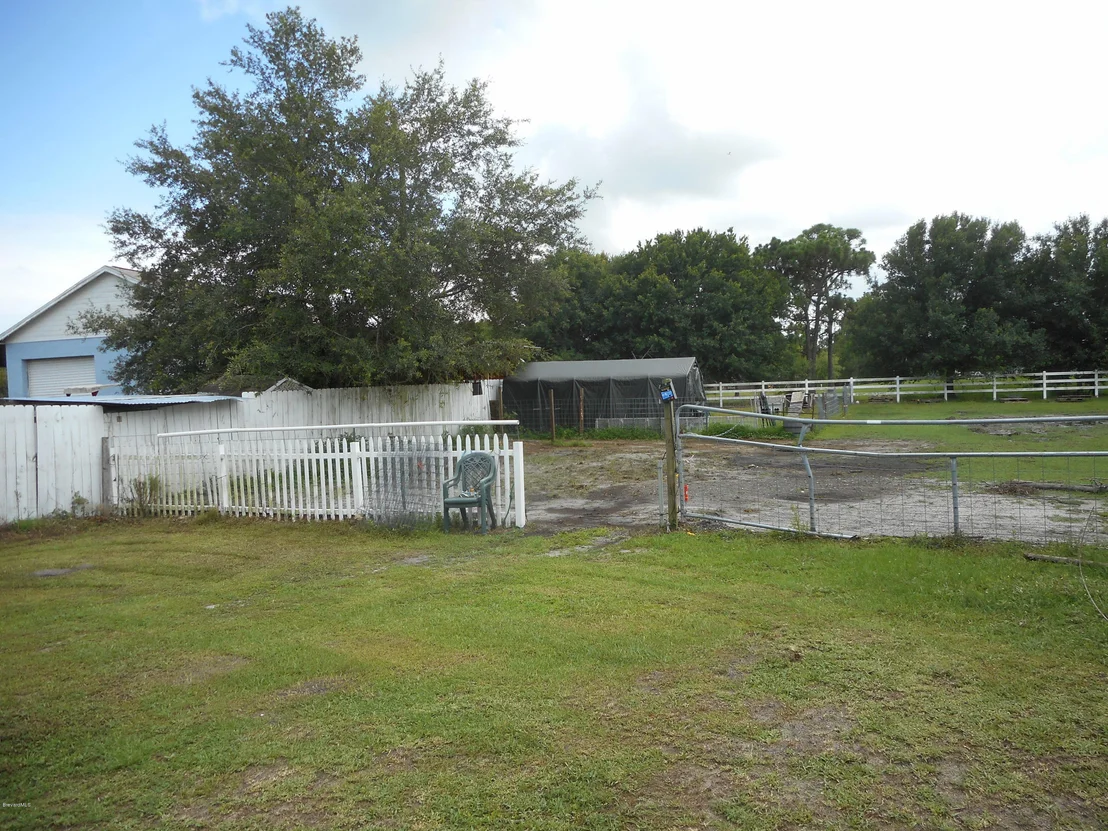 Photo of 555 Hall Road