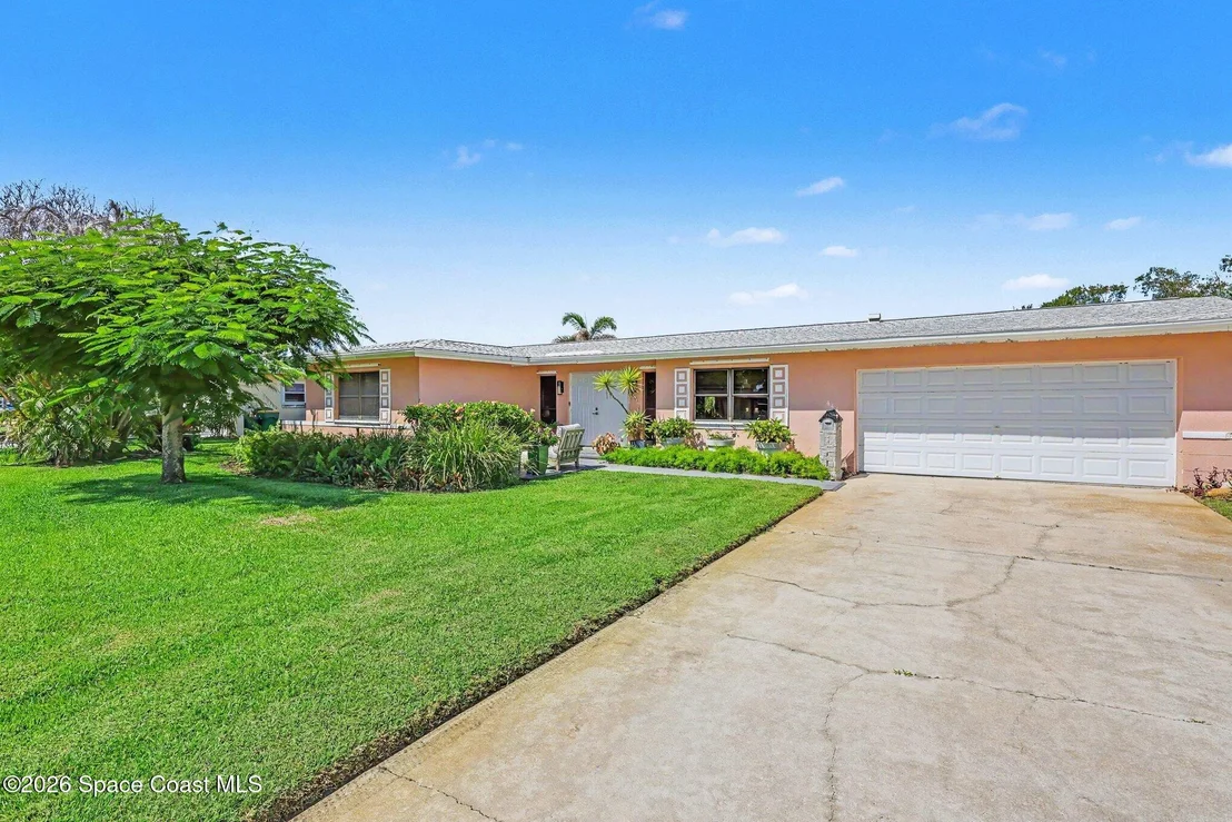 Photo of 444 Thrush Drive