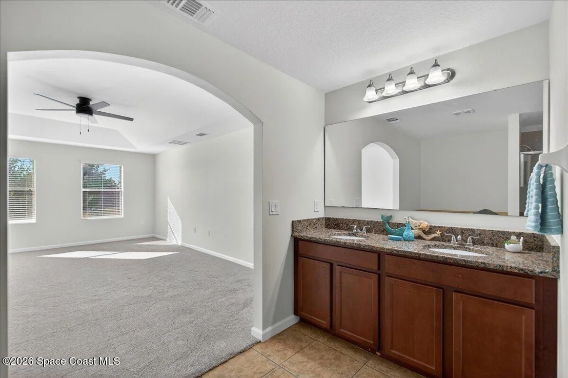 Photo of 1545 Litchfield Drive