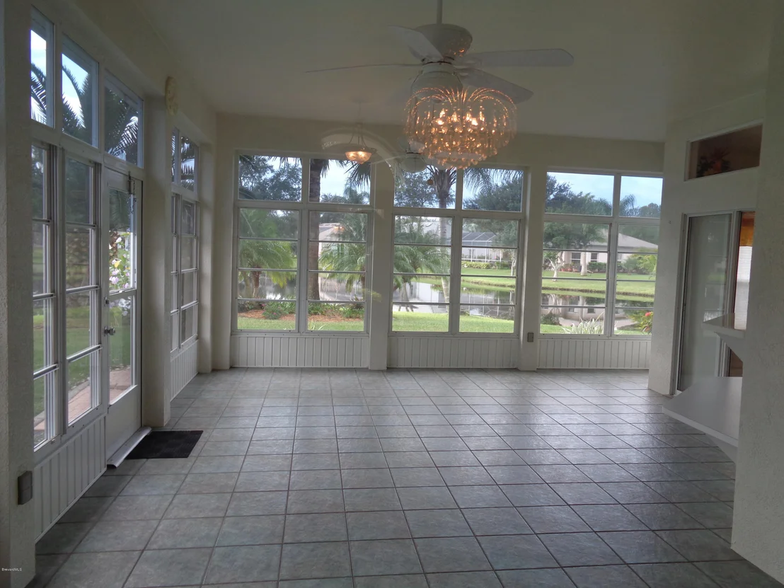 Photo of 892 Shoshone Lane