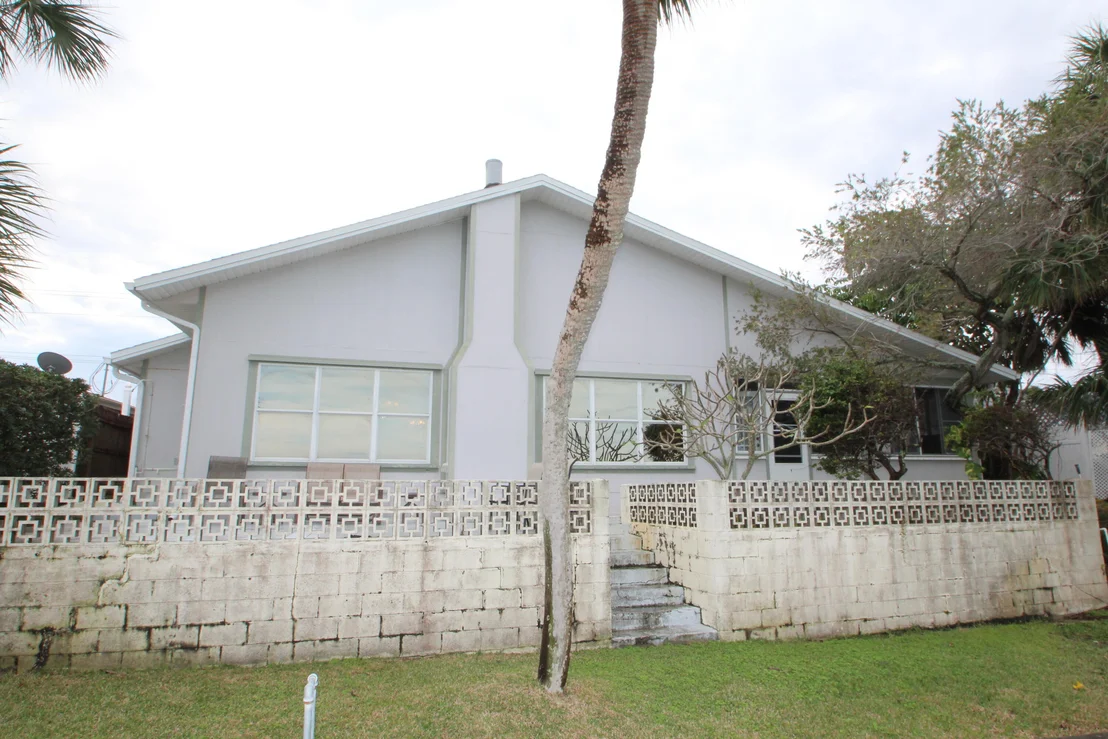 Photo of 2303 Pineapple Avenue