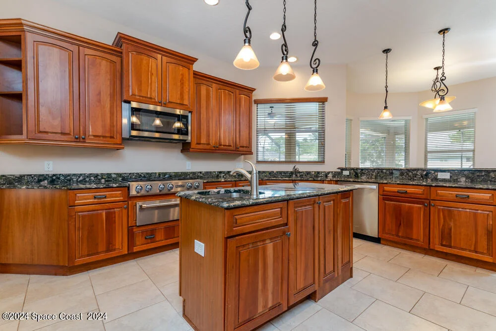 Photo of 2131 Windbrook Drive SE