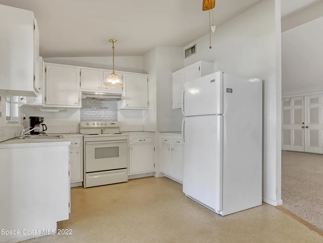 Photo of 1079 Cable Lane NE