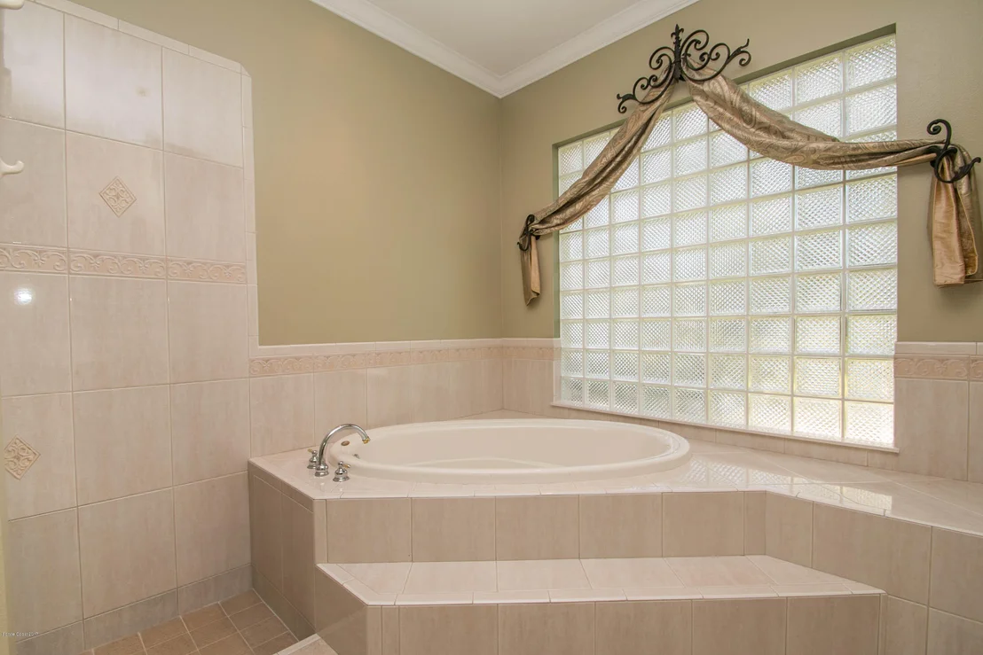 Photo of 282 Flanders Drive