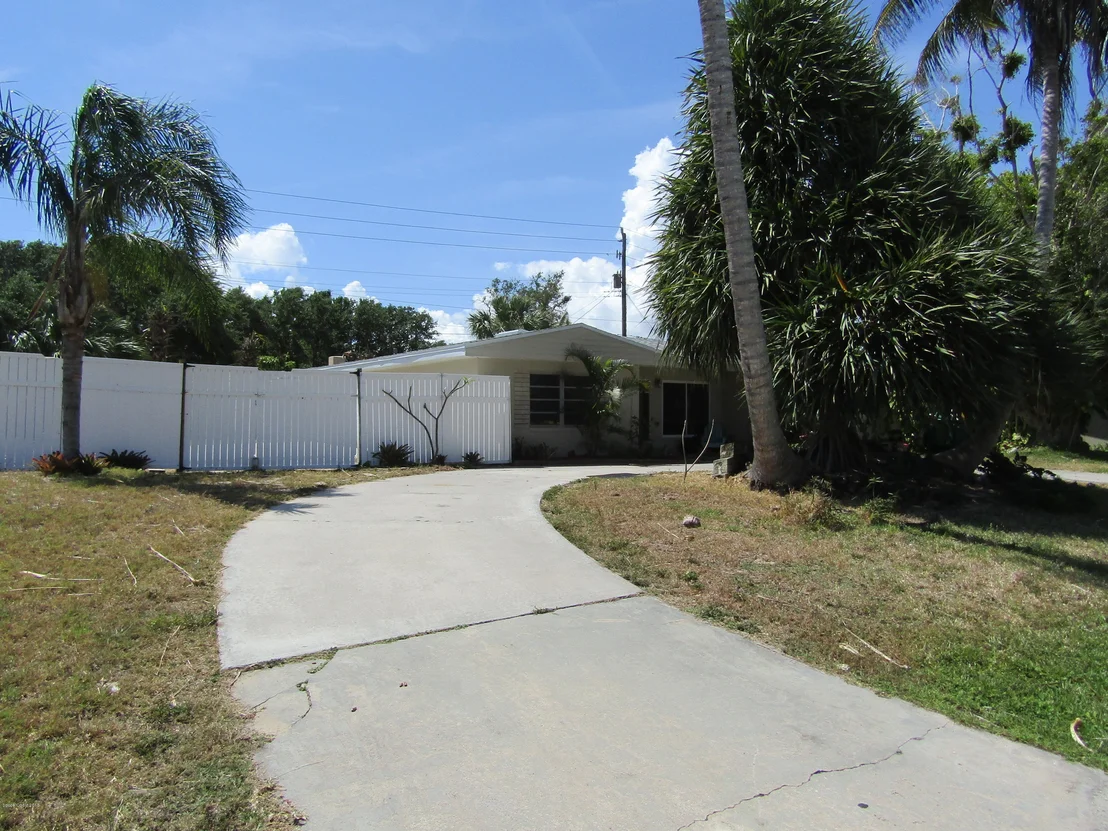 Photo of 465 Bahama Drive