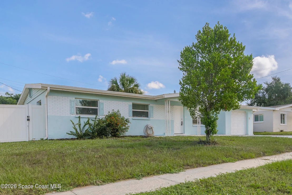 Photo of 1690 Muldrew Avenue