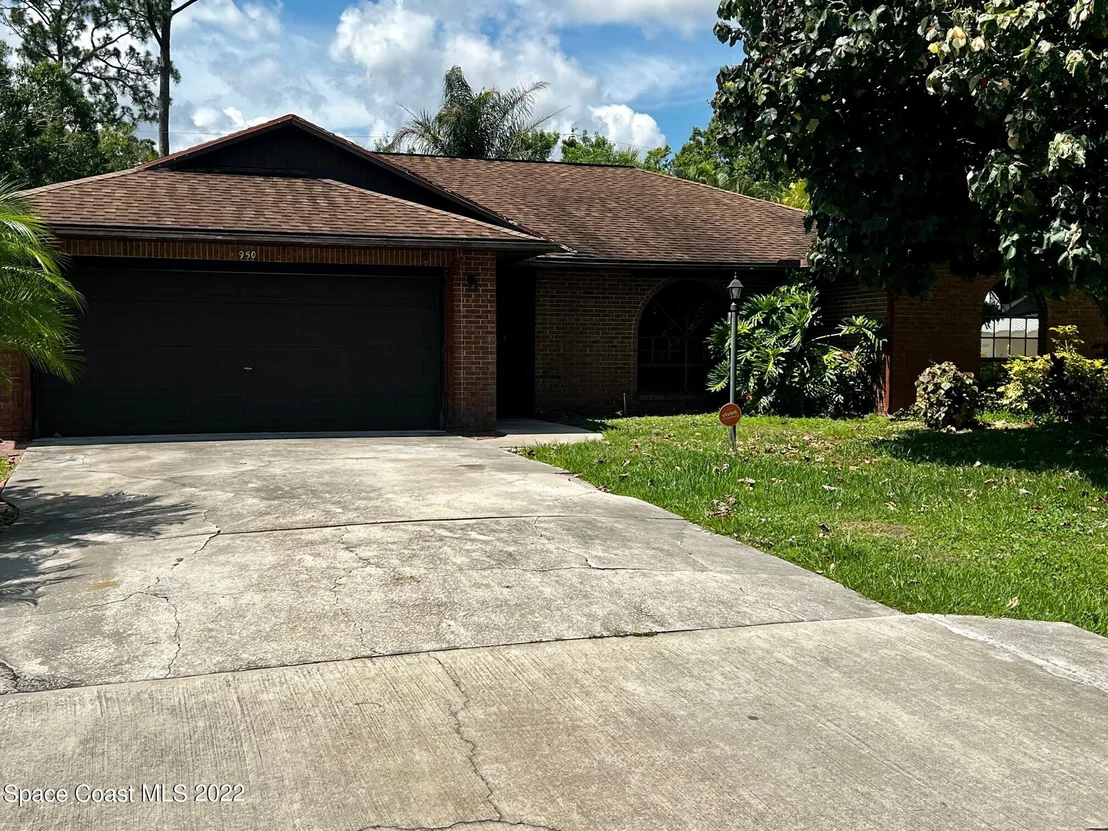 Photo of 950 Streamlet Avenue