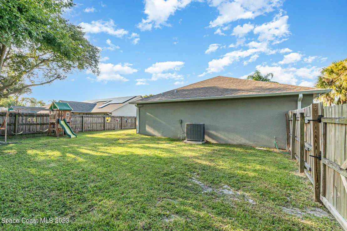 Photo of 672 Sandpiper Circle