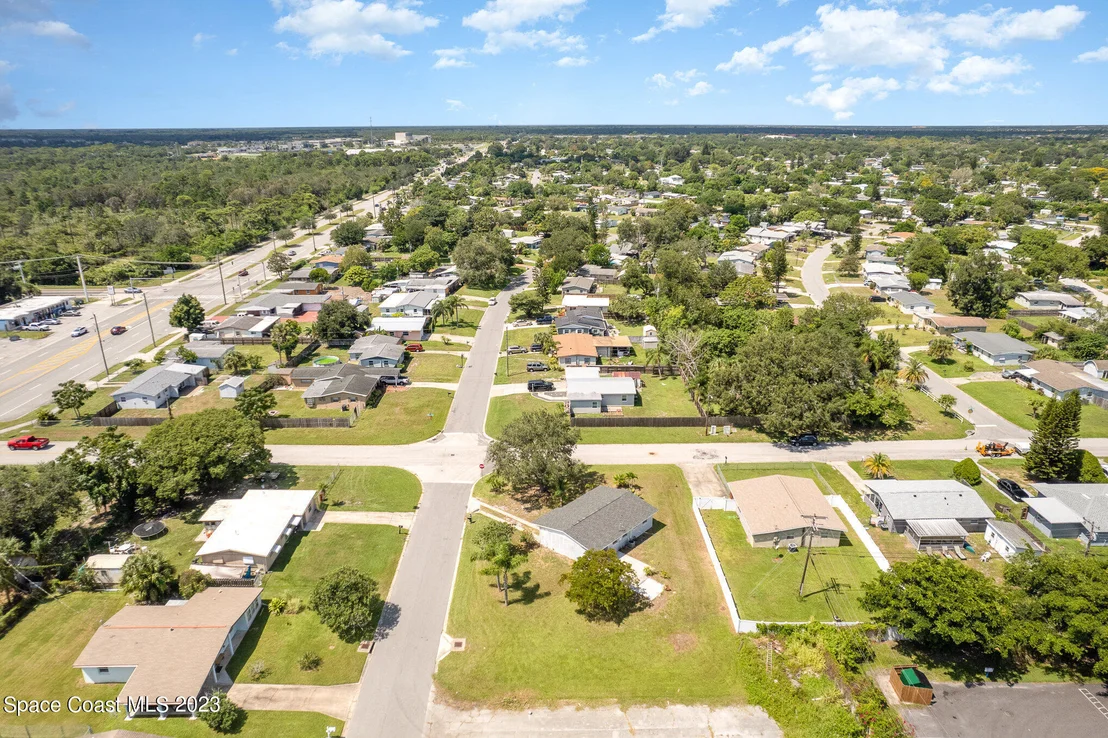 Photo of 4075 Robinhood Drive