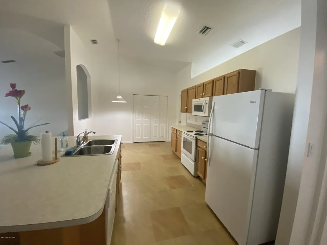 Photo of 6800 Cecil Road