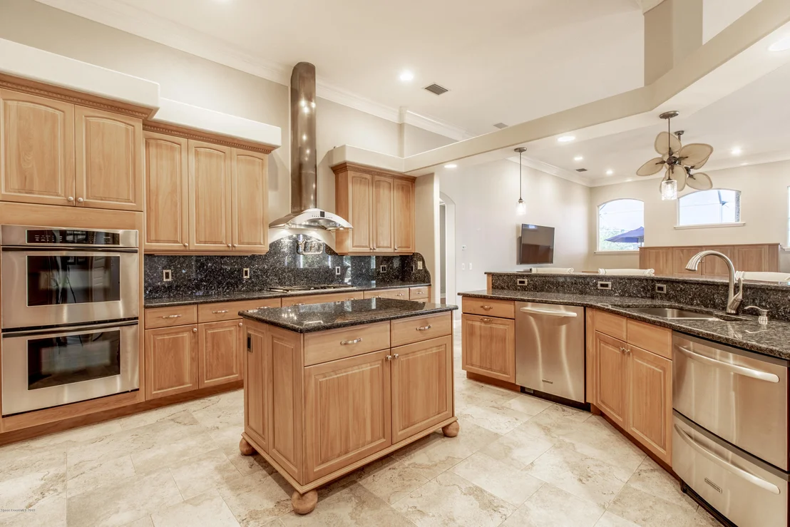 Photo of 814 Chatsworth Drive