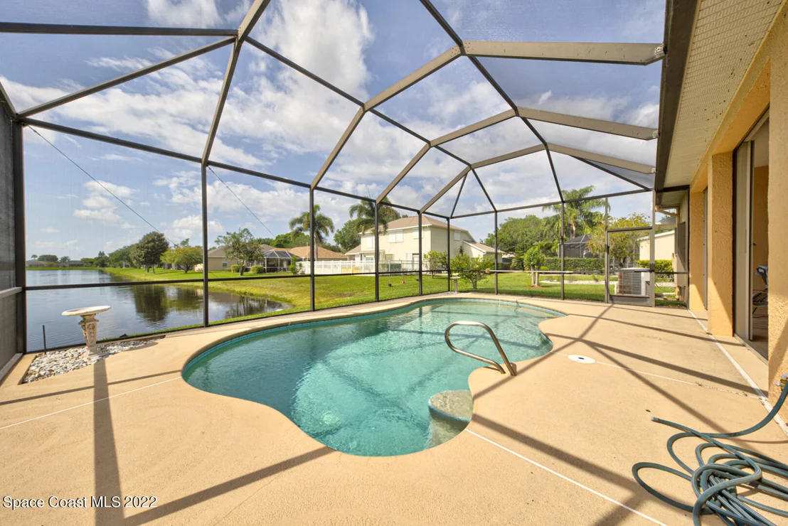 Photo of 5948 Newbury Circle