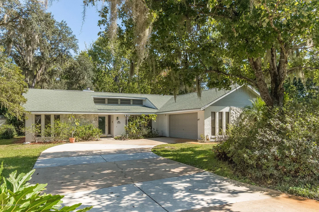 Photo of 2665 Pine Avenue
