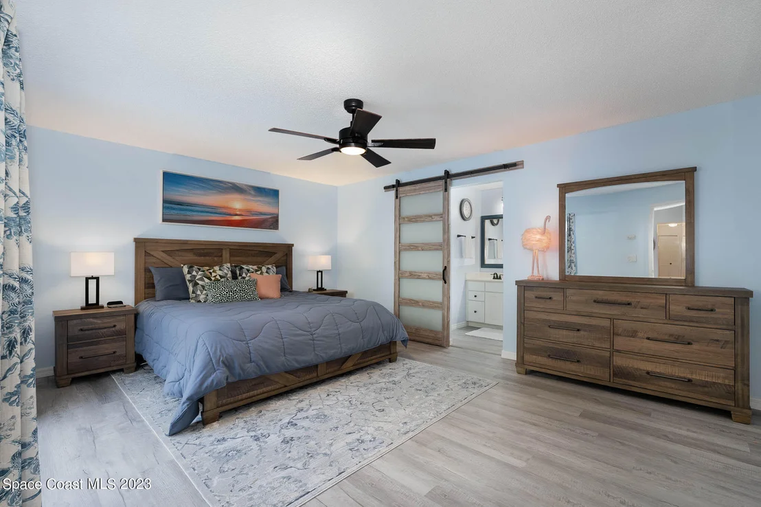Photo of 320 Bayhead Drive