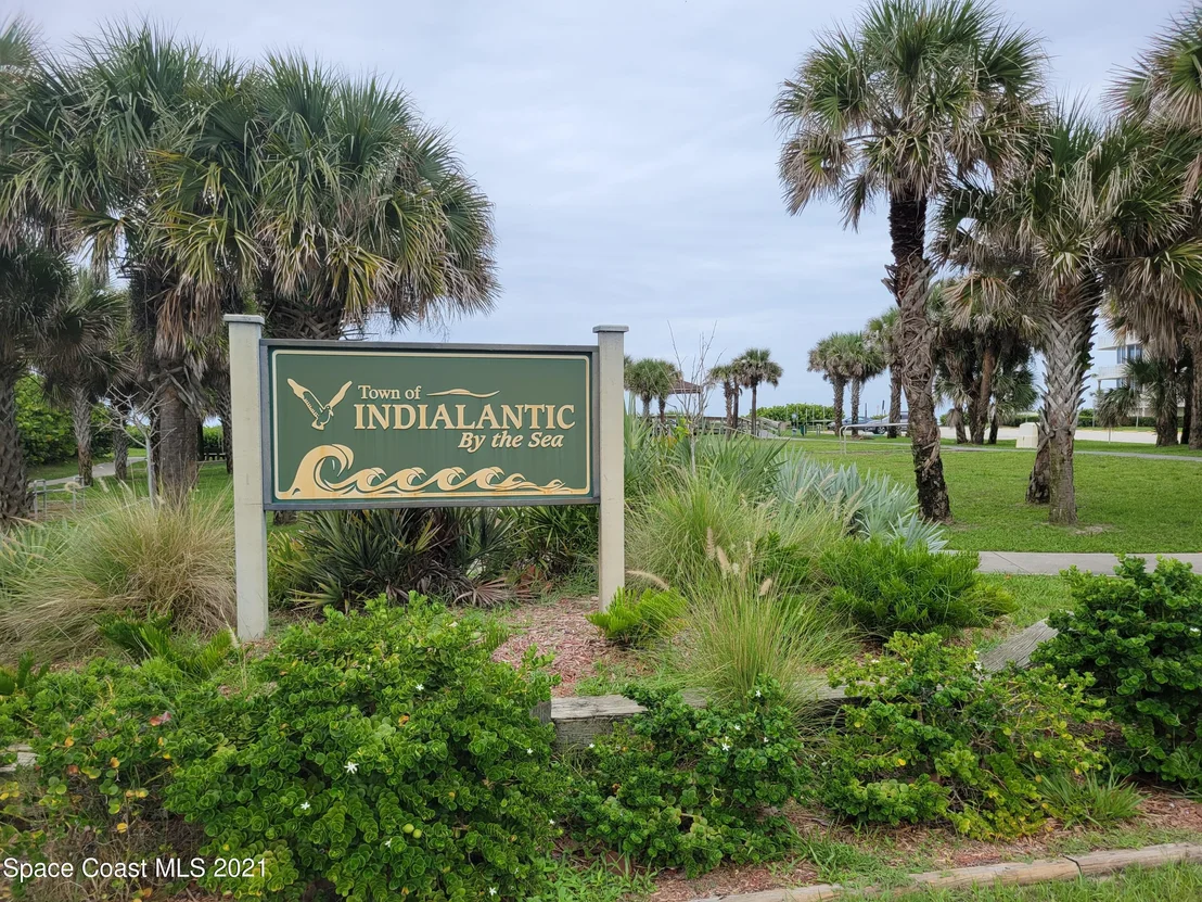 Photo of 320 Bahama Drive