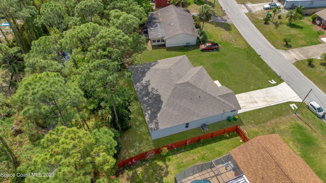 Photo of 6697 Cecil Road